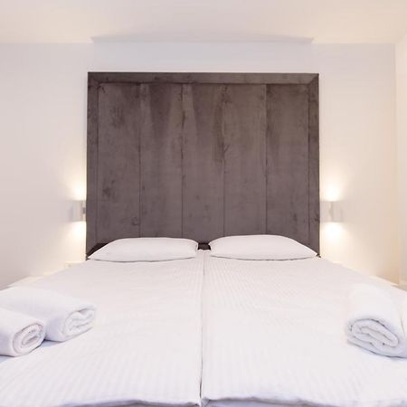 Apartmani I Sobe Pejacevic 오시예크 외부 사진