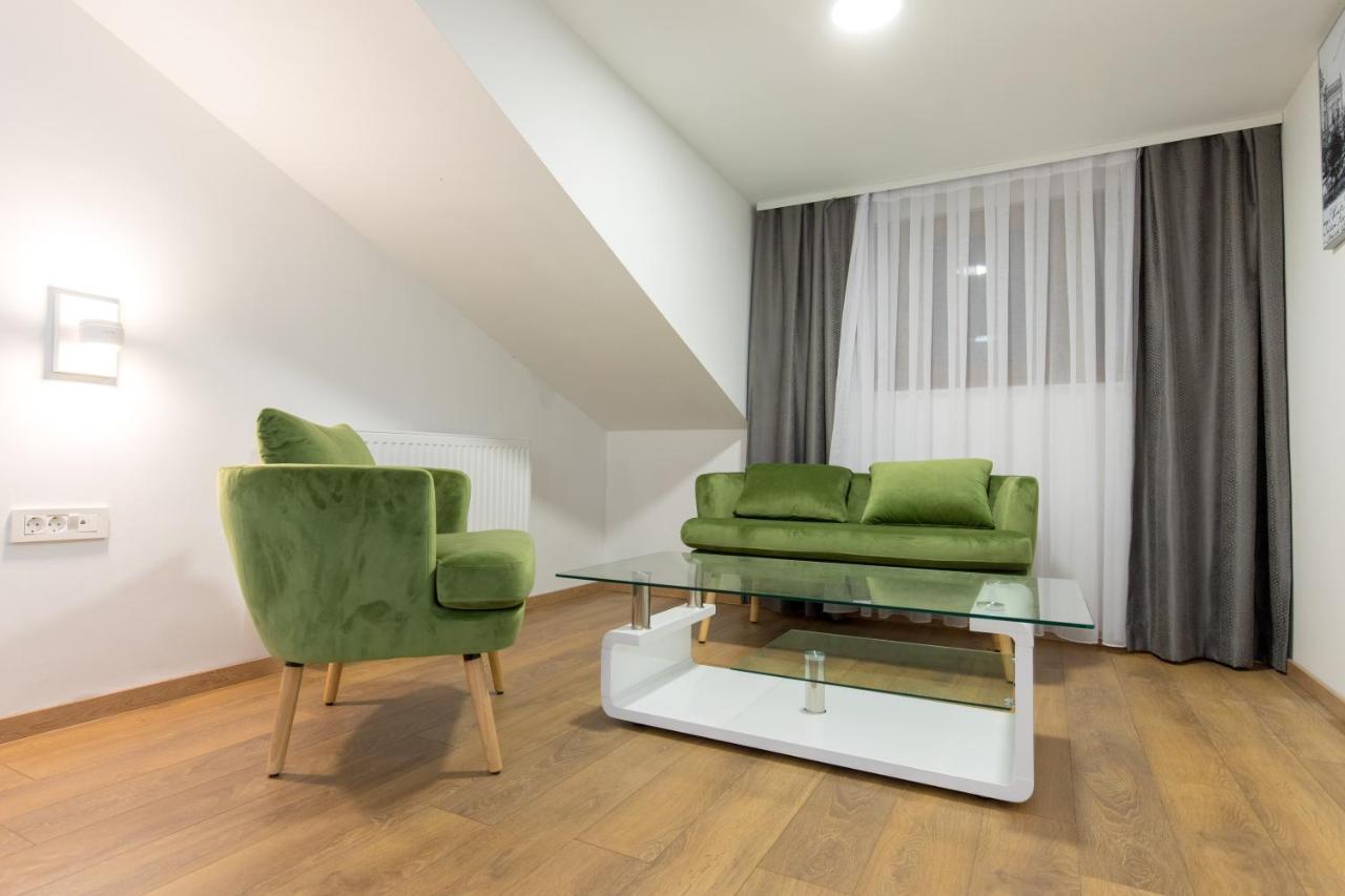 Apartmani I Sobe Pejacevic 오시예크 외부 사진