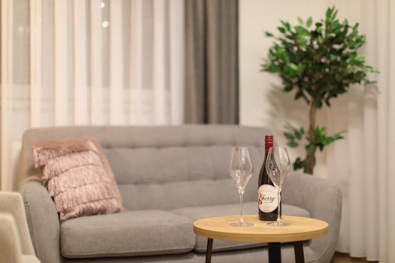 Apartmani I Sobe Pejacevic 오시예크 외부 사진