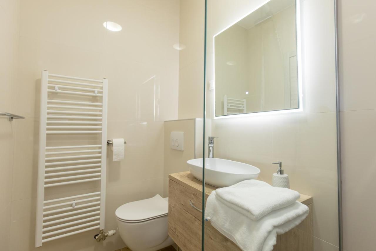 Apartmani I Sobe Pejacevic 오시예크 외부 사진